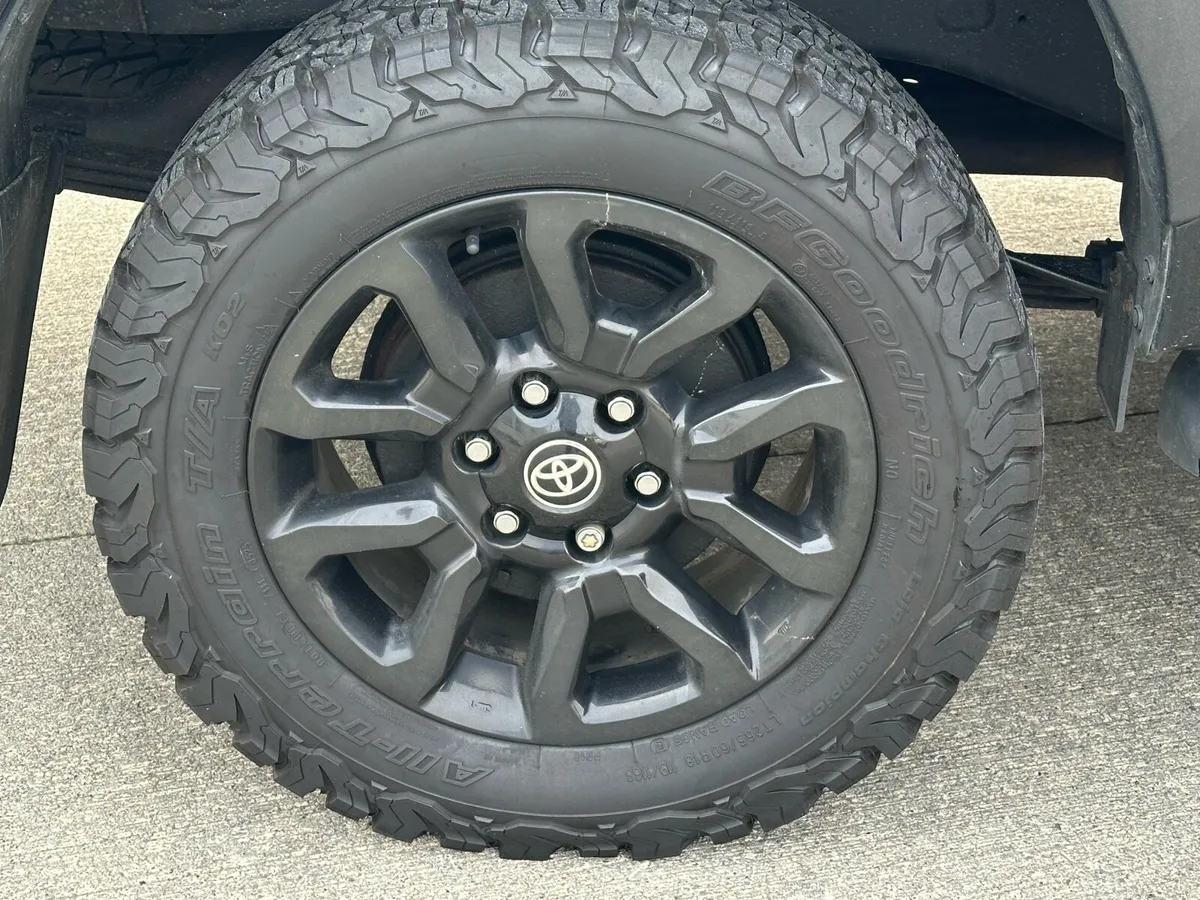 Toyota hilux - Image 4