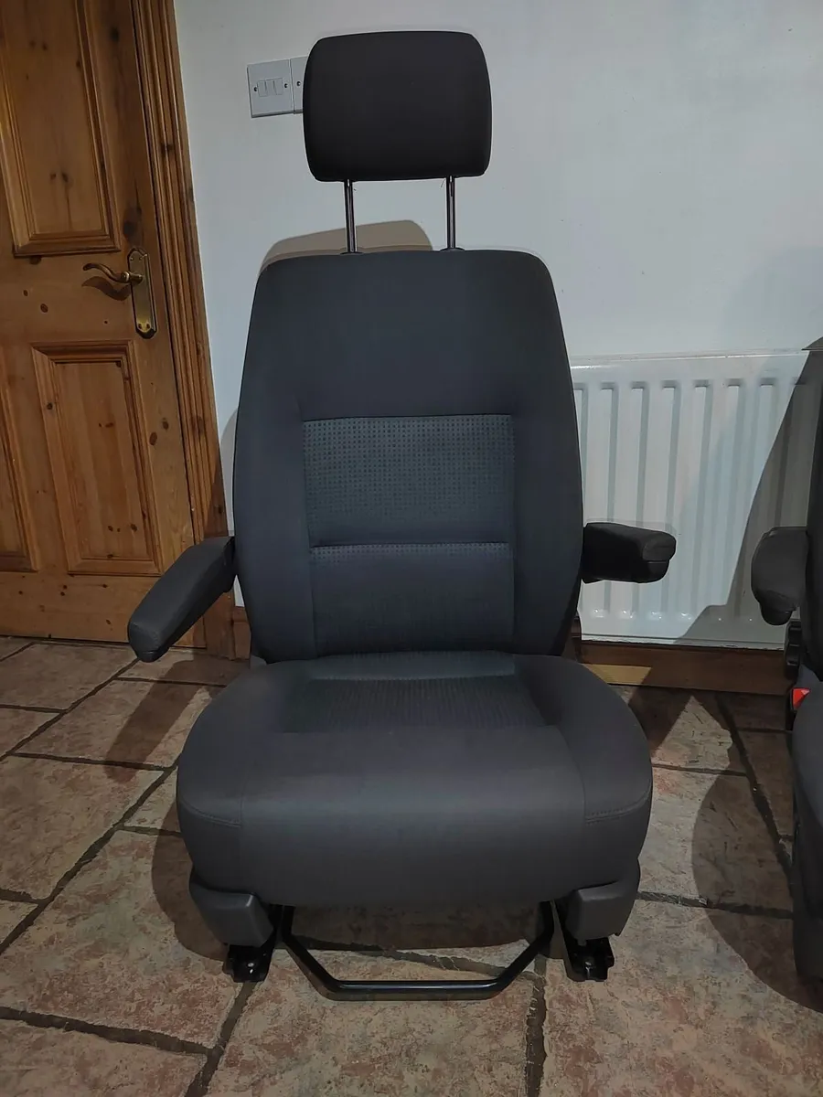 VW T6 T5 Transporter Pair Of Front Capitan Seats - Image 3