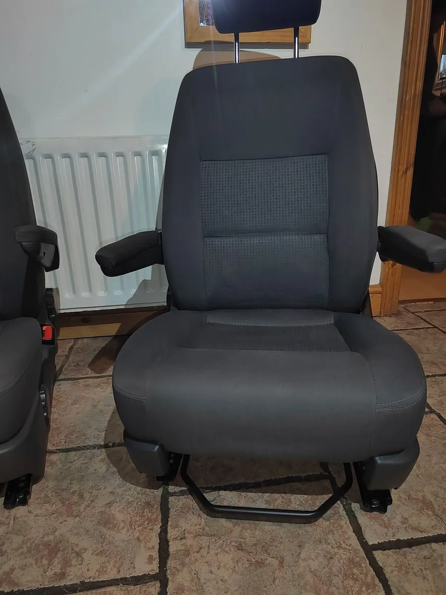 VW T6 T5 Transporter Pair Of Front Capitan Seats - Image 4
