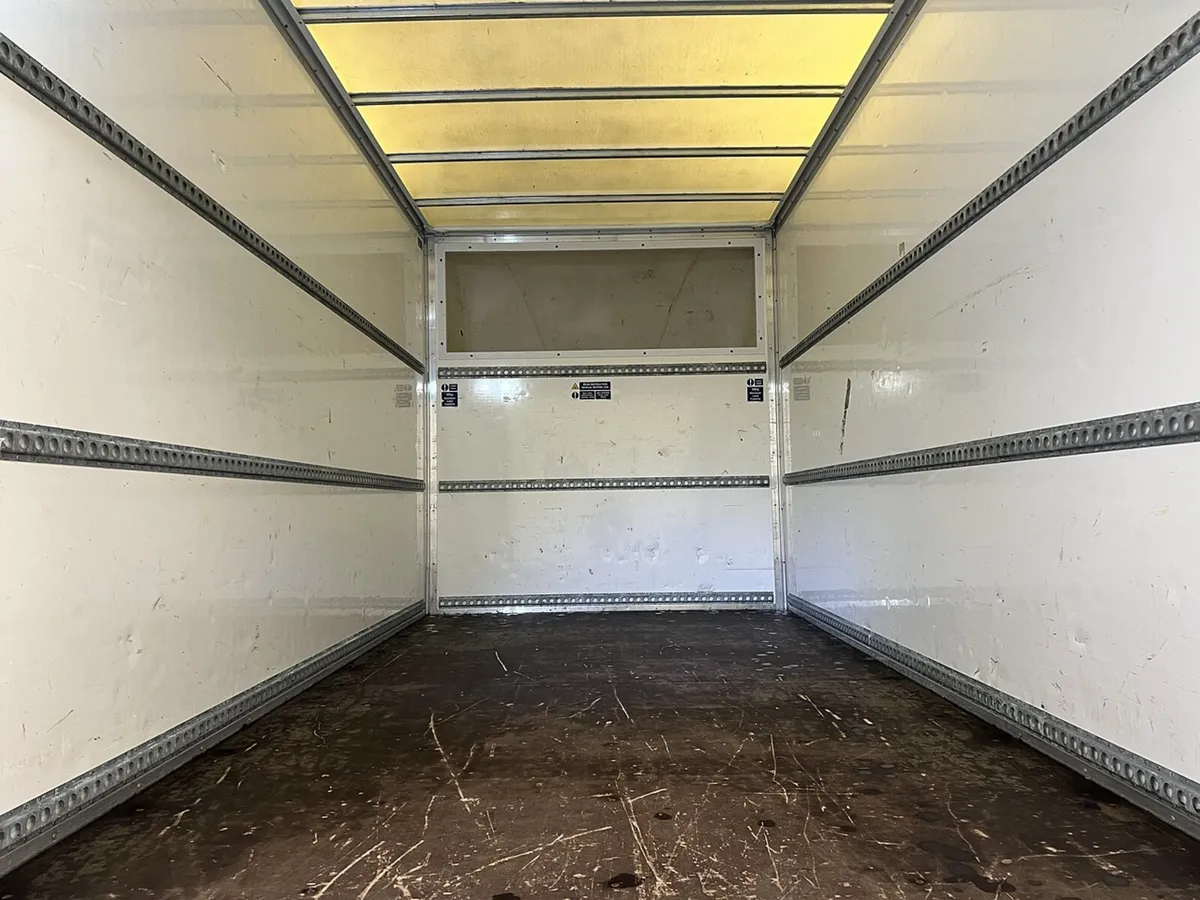 2023 Ford Transit Luton Box Van - Image 3