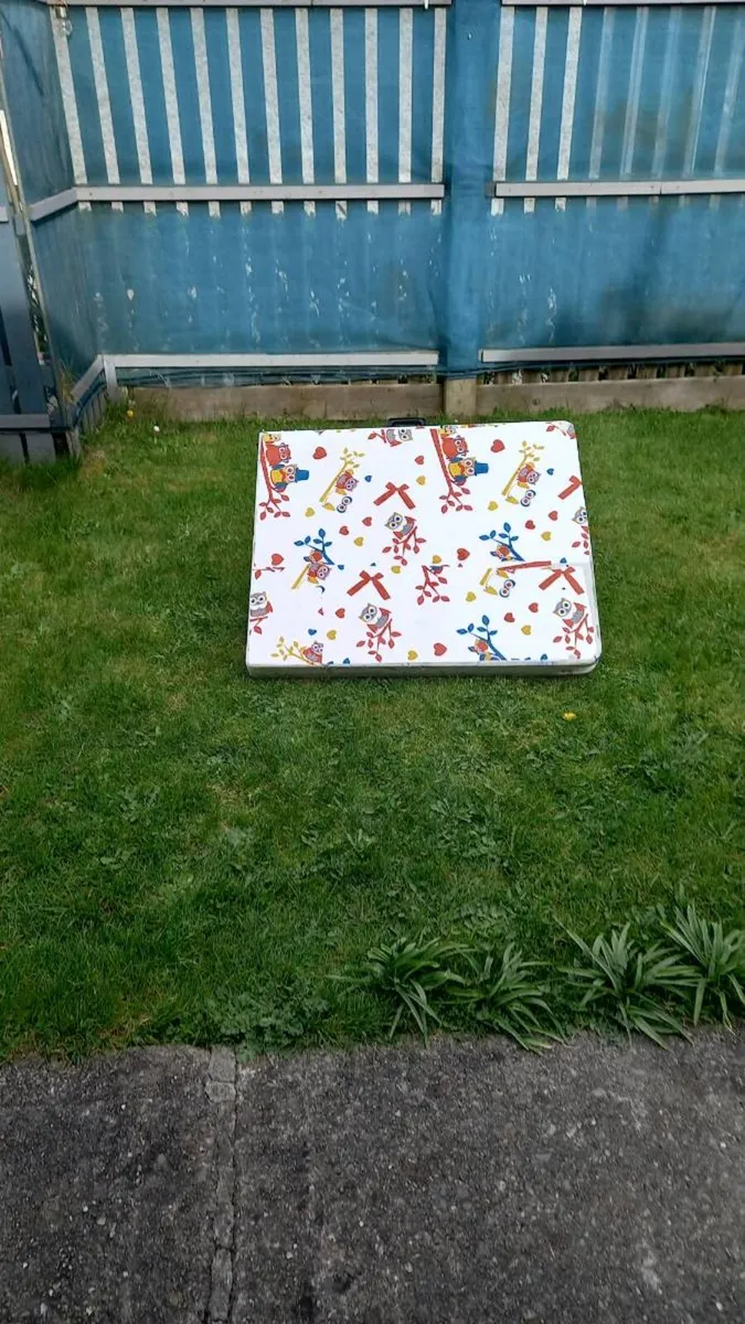 Foldable table 6 foot by 3 foot. - Image 2