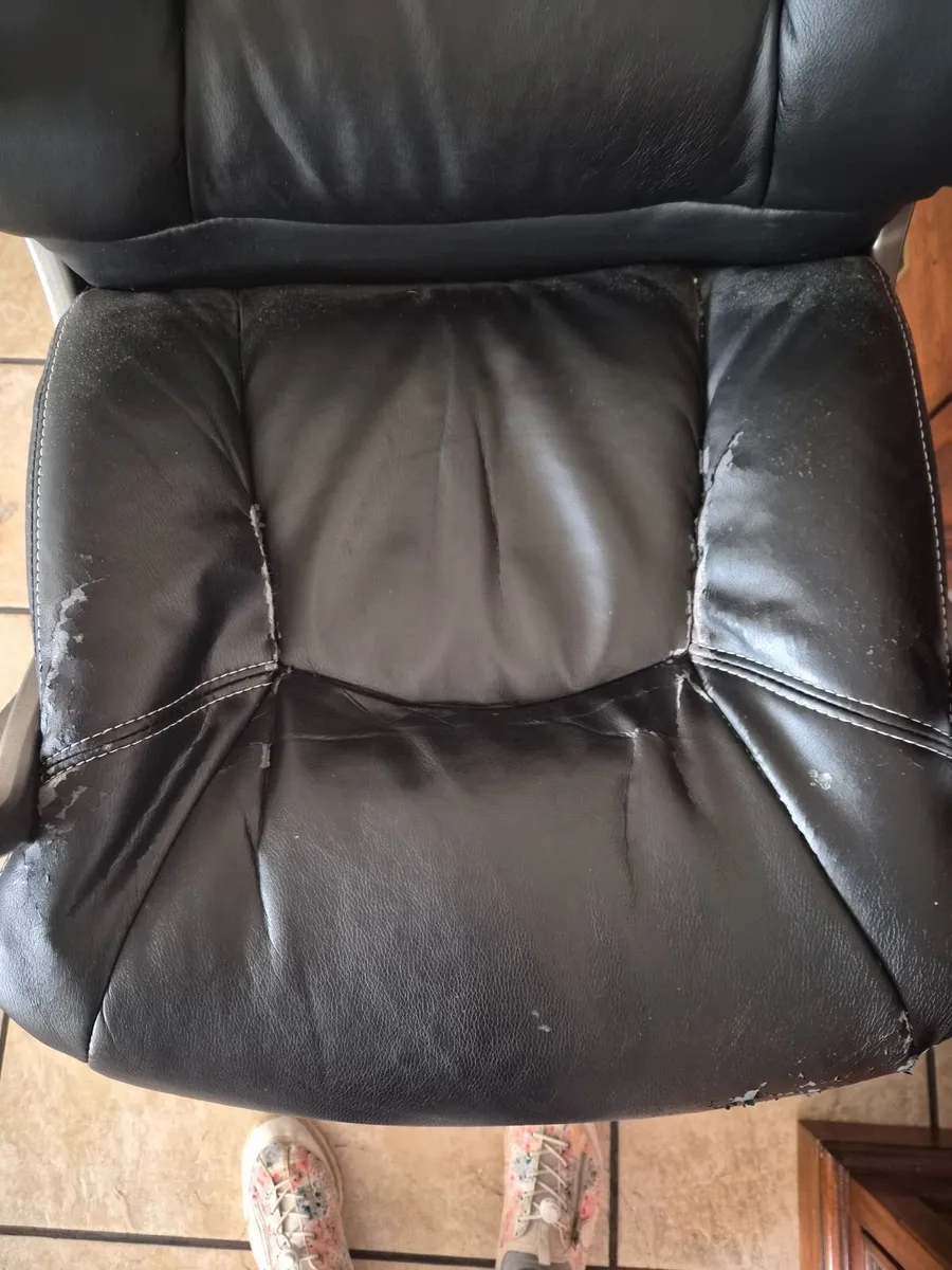 Office chair - Image 1