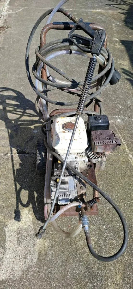 Honda petrol Power washer- with Big water pump - Image 3