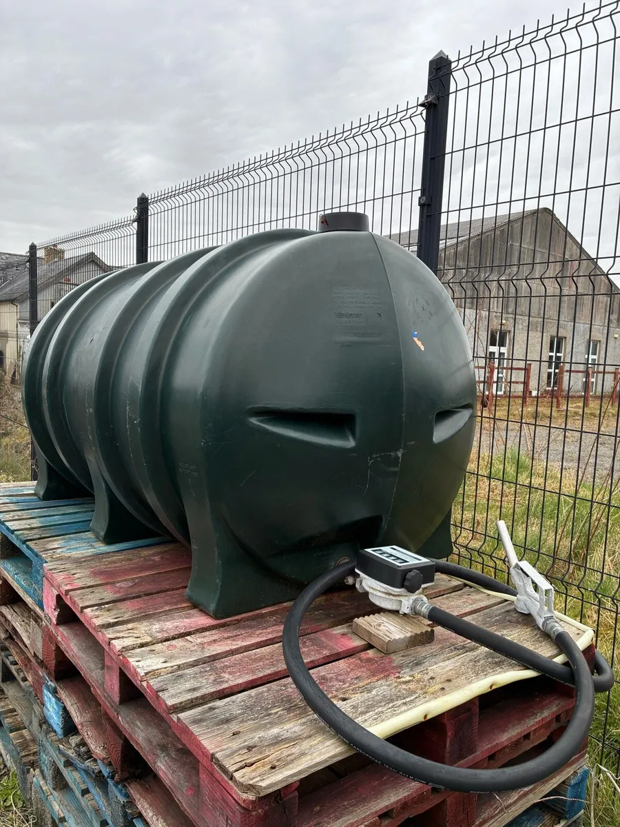 Fuel / Oil Tank inc hose & meter - Image 1