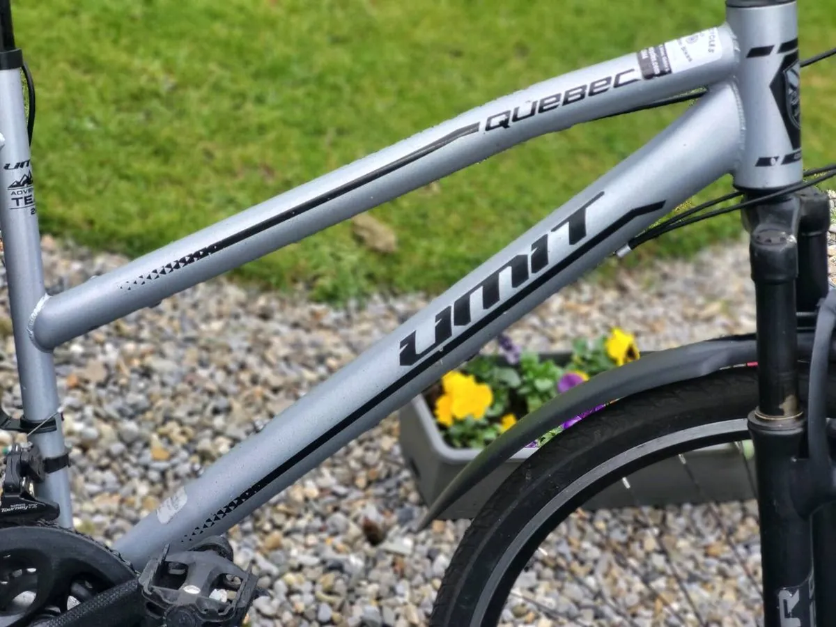 NICE LADIES BIKE GOOD CONDITION - Image 4