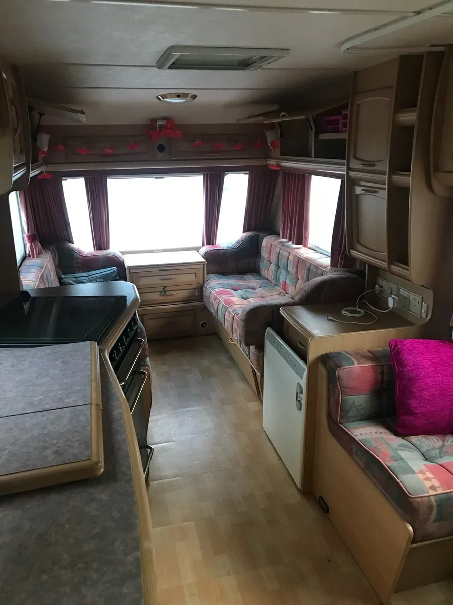 Switch Conqueror 4 Berth + Awning - Image 4