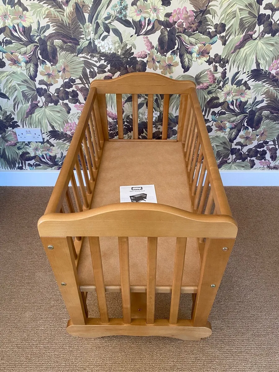 Pine baby  rocking crib with musical mobile - Image 2