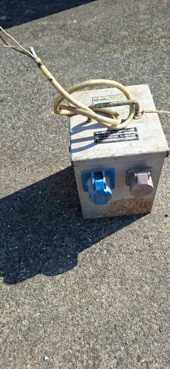 Three phase transformer-good condition - Image 1