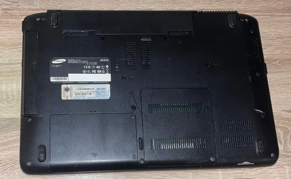 SAMSUNG RV520 CORE i3 2330M 4GB 500GB DVD-RW 15.6 - Image 2