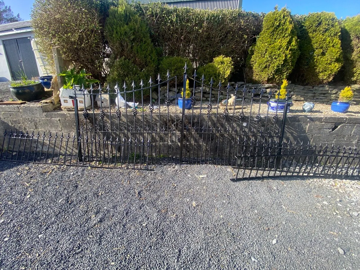 Gates and railings - Image 3