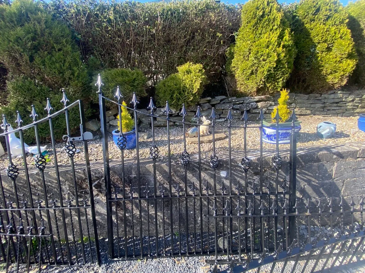Gates and railings - Image 2