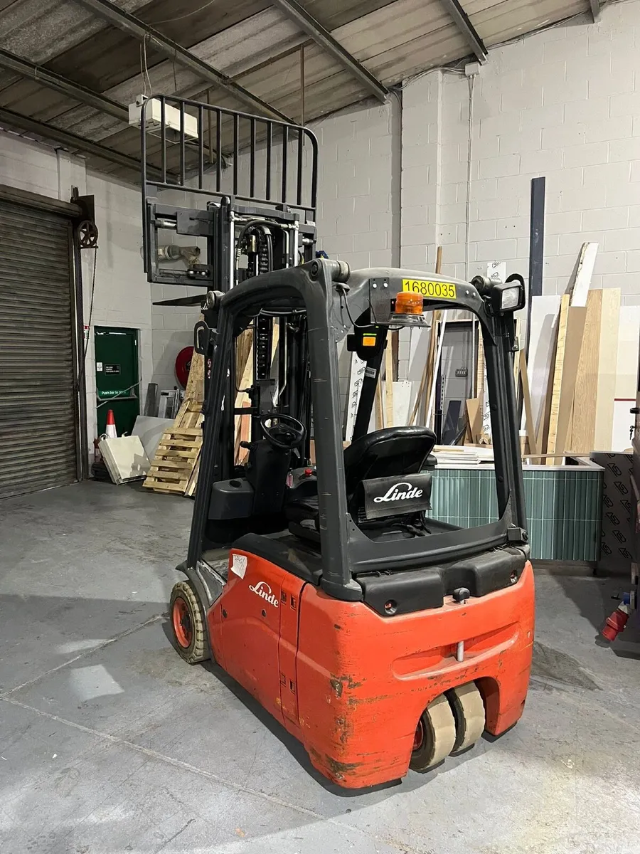 Linde Electric Forklift – 1.6T – 7,550 Hours – 3 W - Image 1