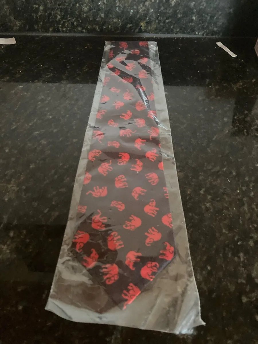 New in packaging silk tie from Thailand - Image 4