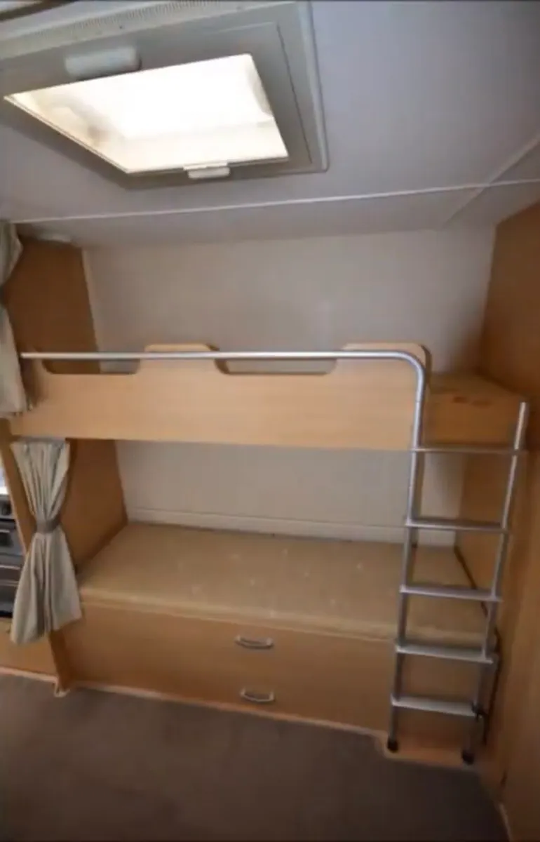 6-7 birth sprite Quattro caravan - Image 3