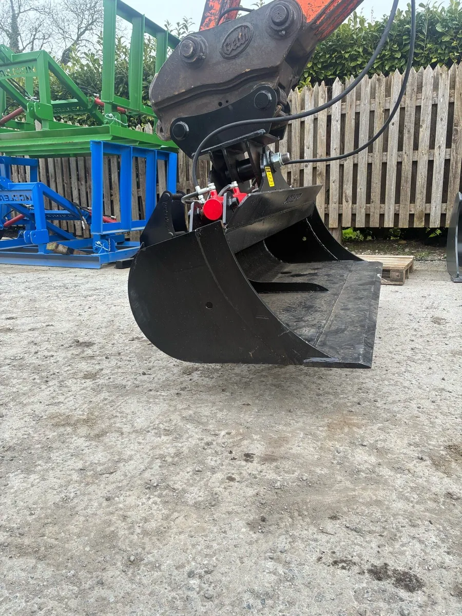 13 ton tilt bucket - Image 2