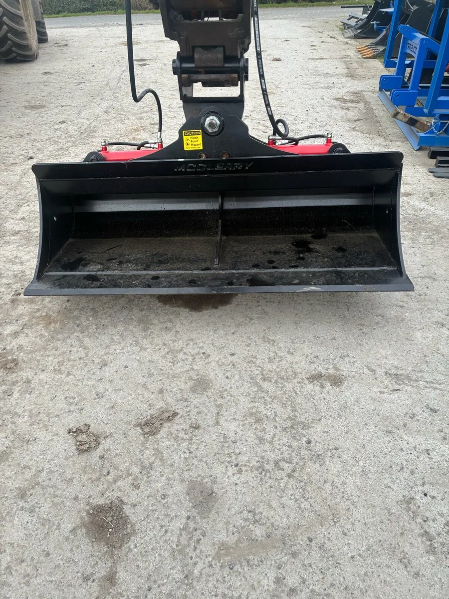13 ton tilt bucket - Image 3
