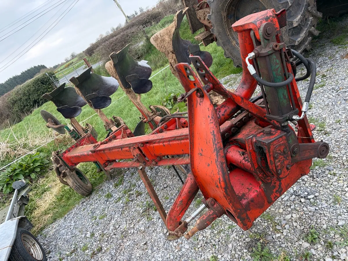 Kverneland plough - Image 2