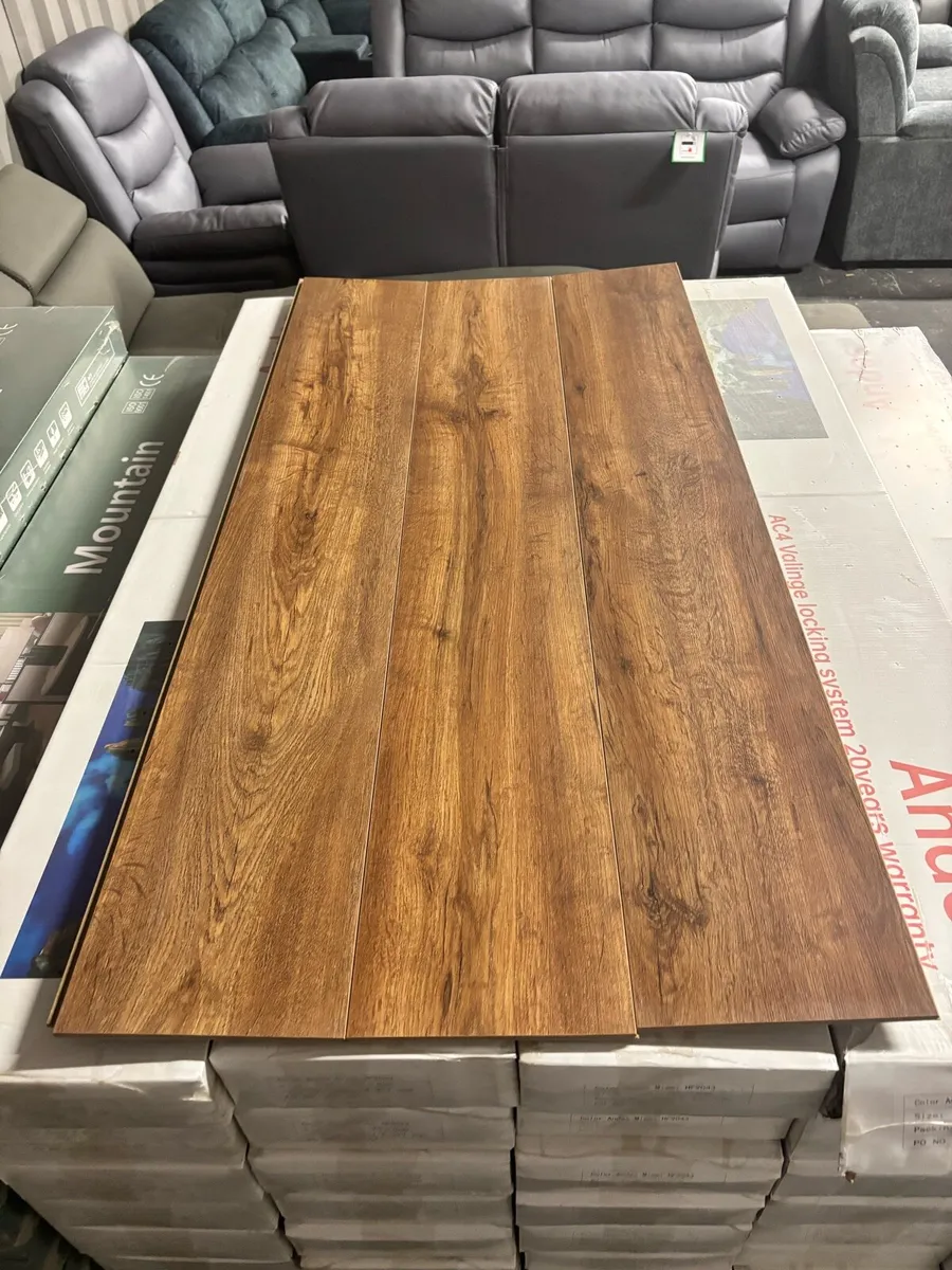 New 12mm Laminated Flooring Munich Oak - Image 3