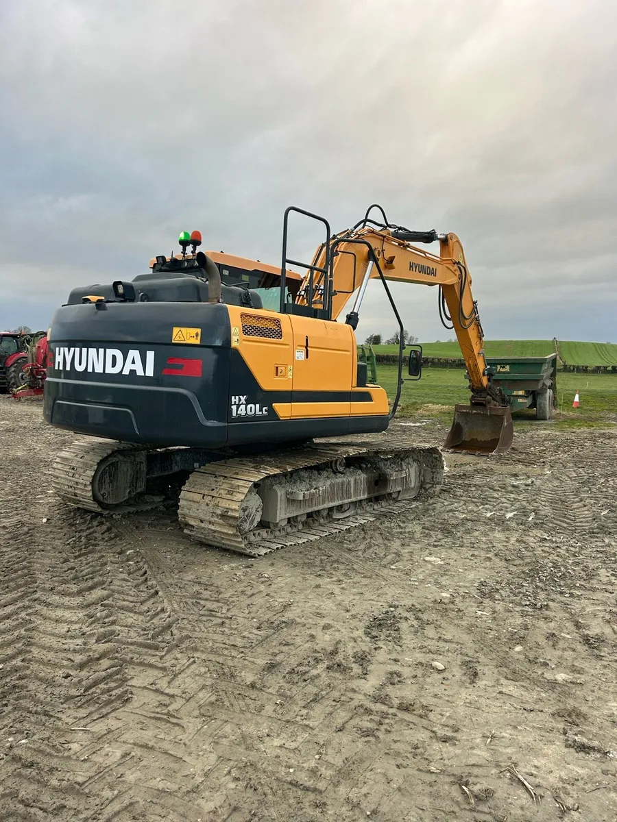 Hyundai   HX 140 L - Image 2