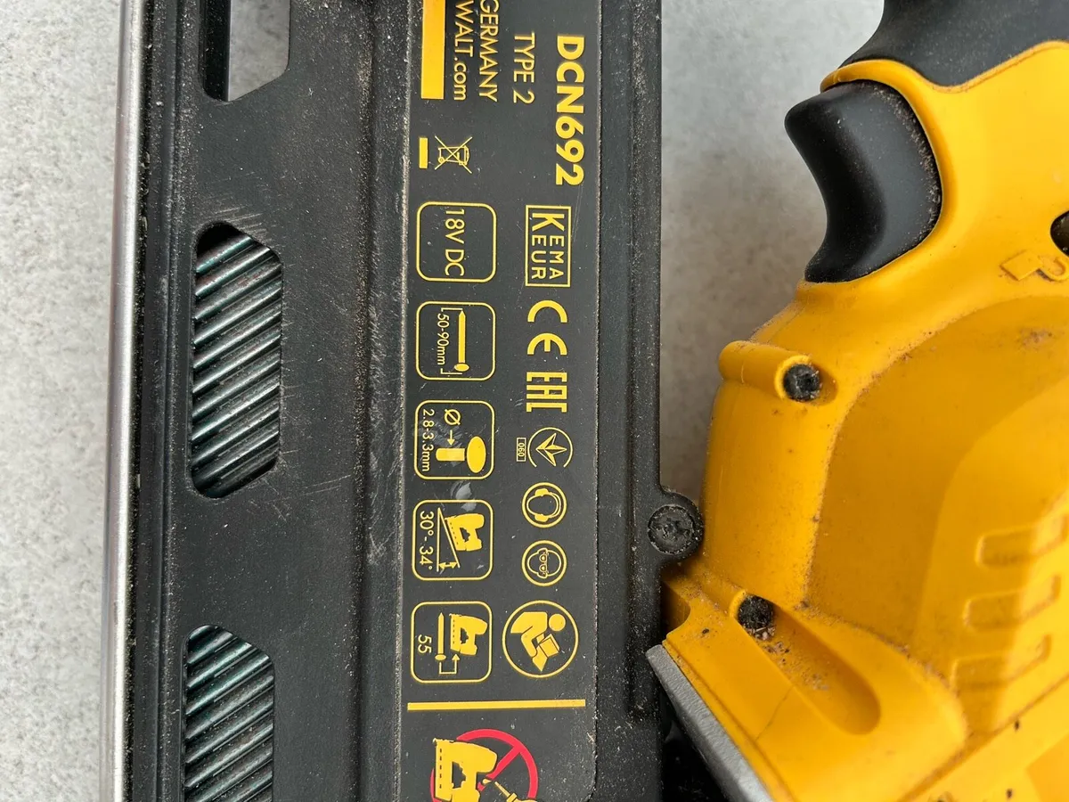 Dewalt 1st fix nail gun - Image 3