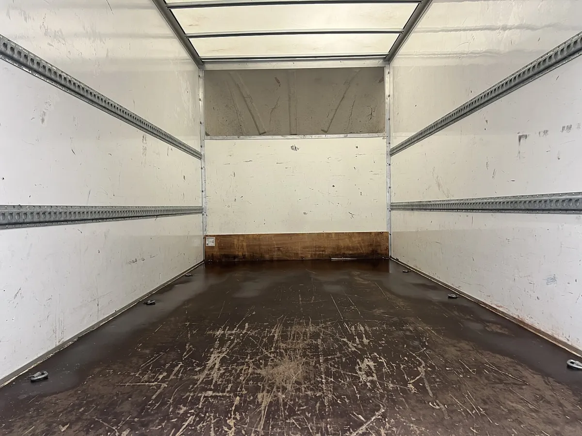 2022 Ford Transit Luton Box Van - Image 3