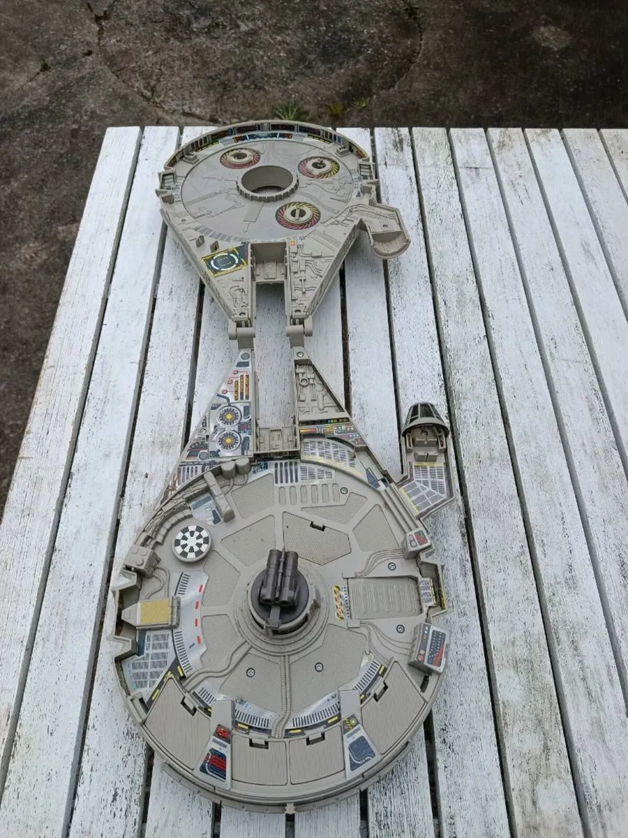 Millieum falcon - Image 1