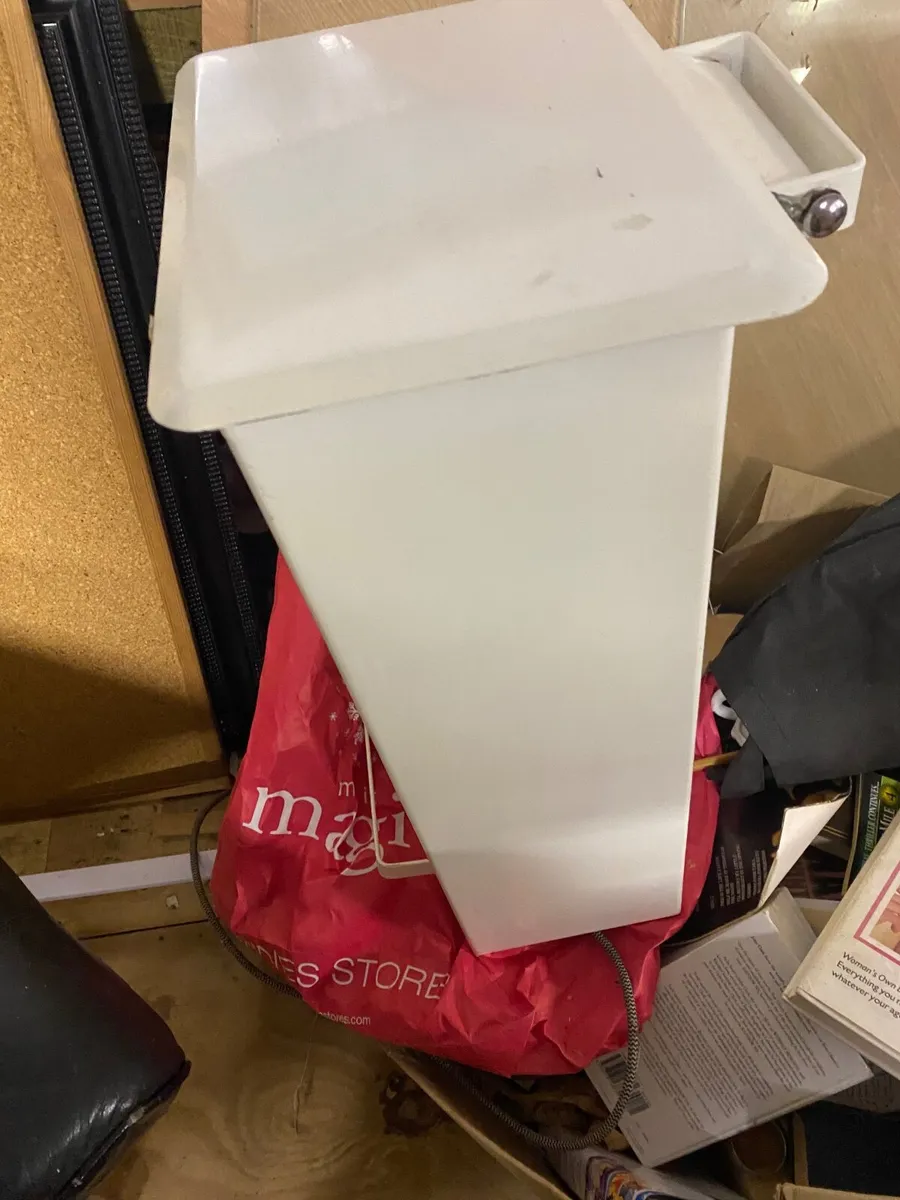 Metal fire retardant bin - Image 4