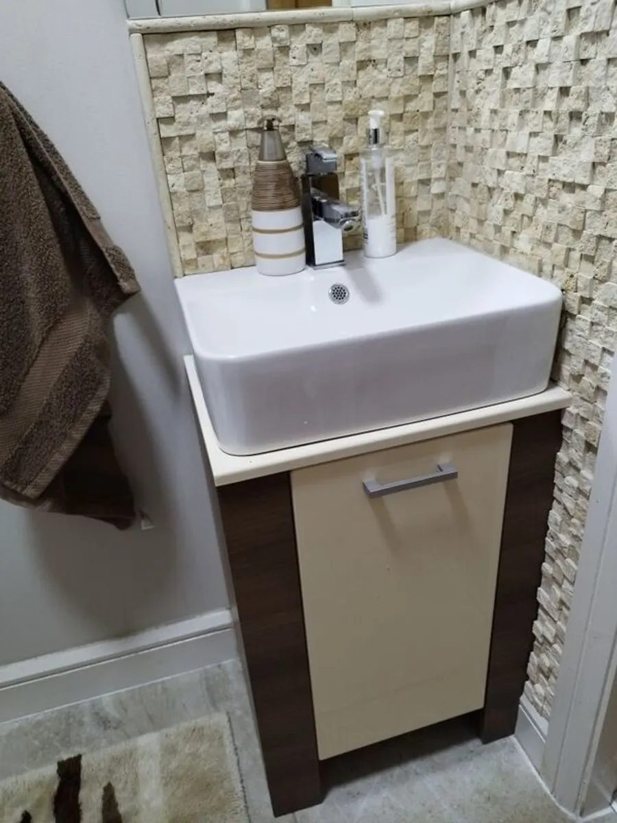Bathroom furniture - Image 2