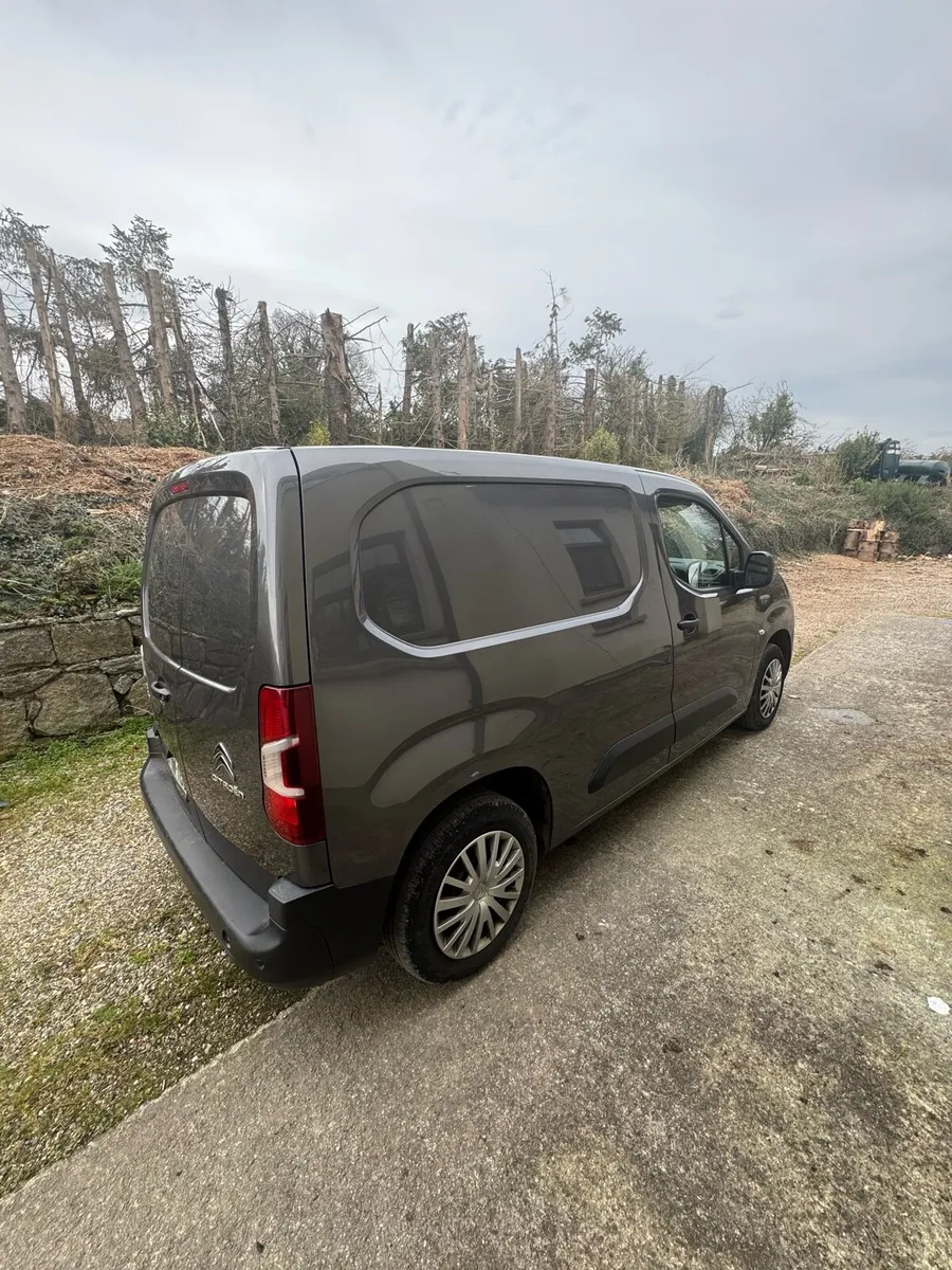 2022 Citroen Berlingo - Image 2
