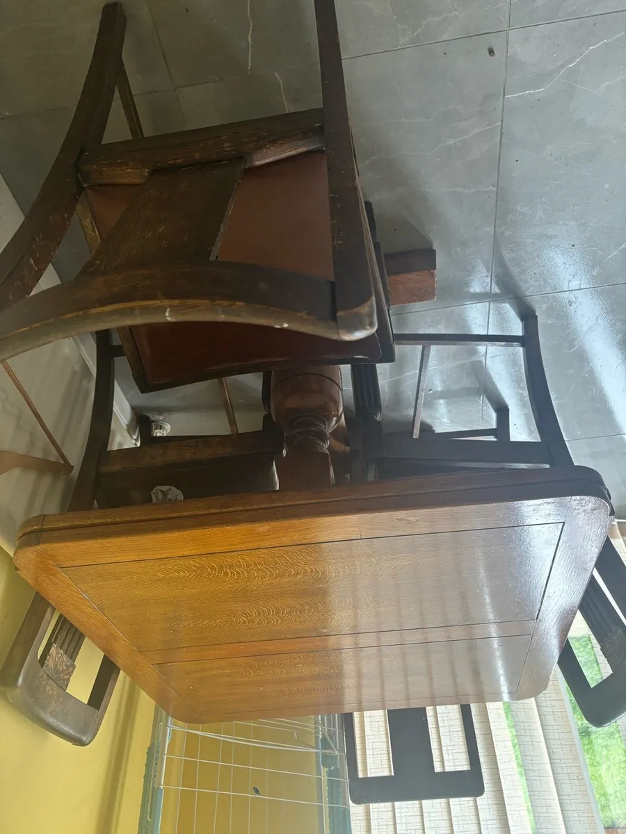 4 chairs and oak table - Image 1