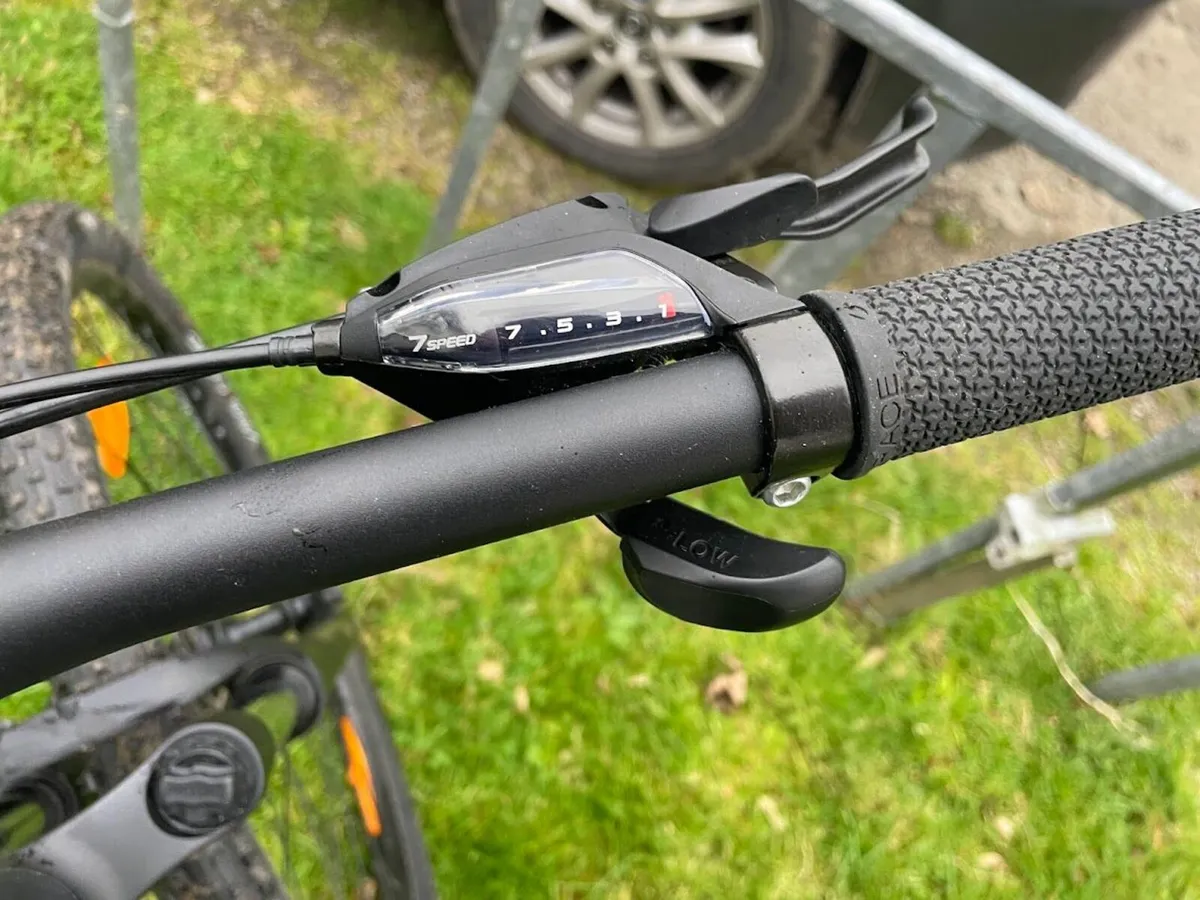 Trek Marlin 4 Mountain Bike - Image 1