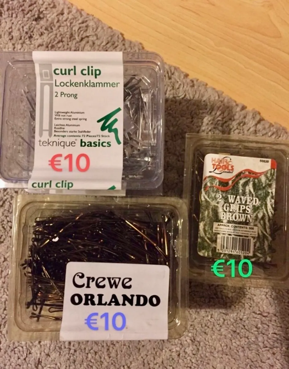 Hairdresser equipment - Image 1