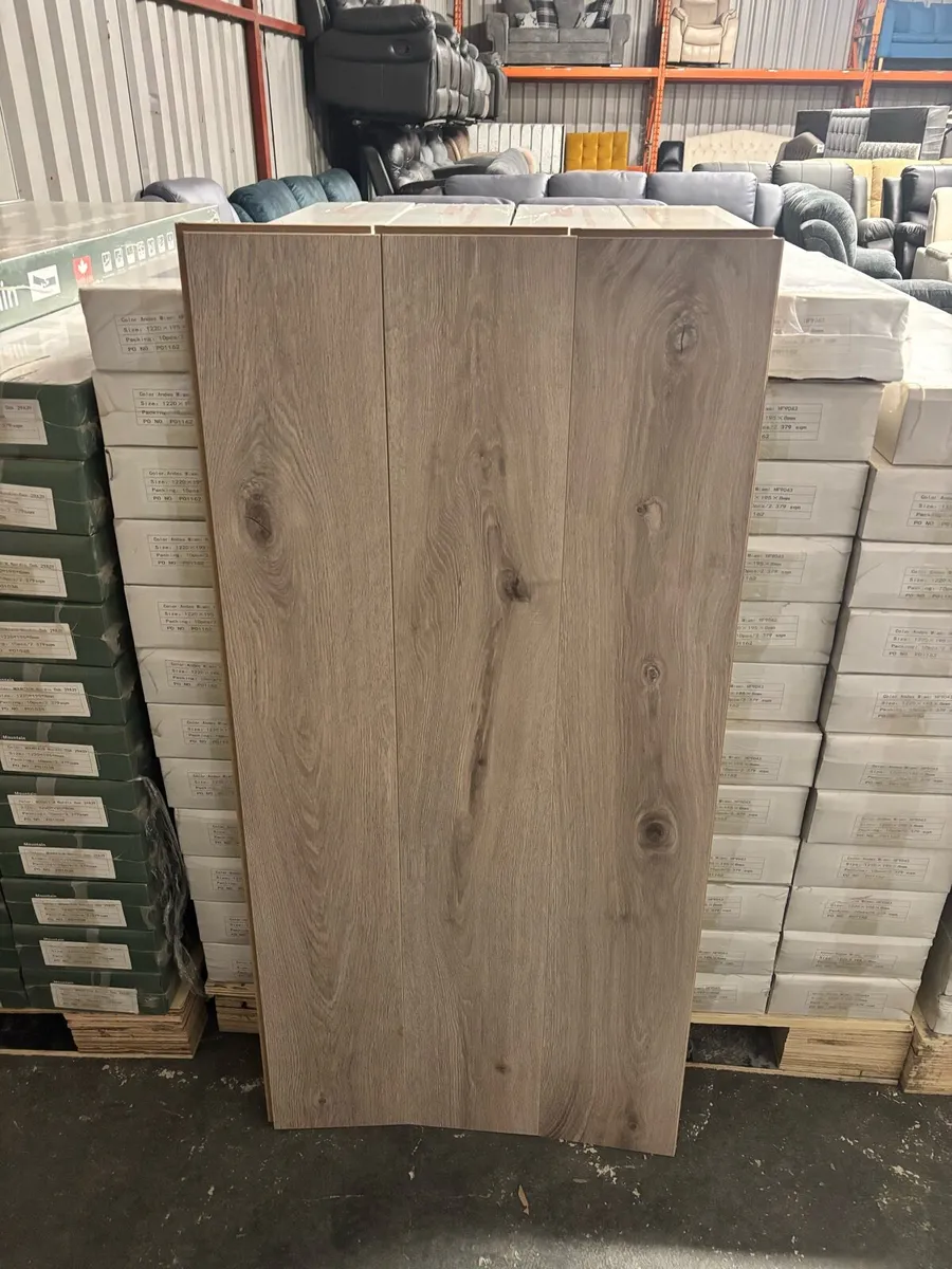 Laminated Flooring 8mm Irish Grey - Image 1