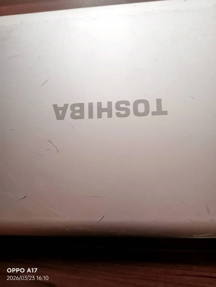 Toshiba laptop - Image 3