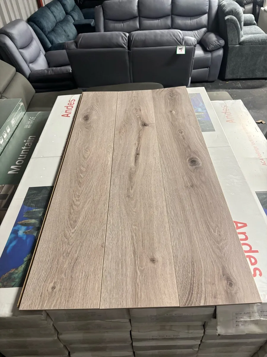 Grey Irish Flooring 8mm Laminated Flooring - Image 1