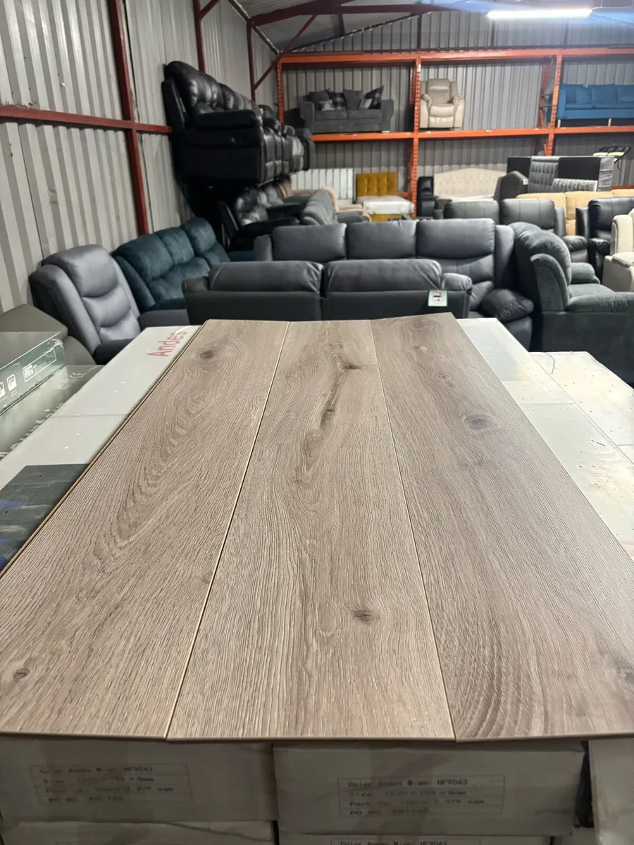 Grey Irish Flooring 8mm Laminated Flooring - Image 2
