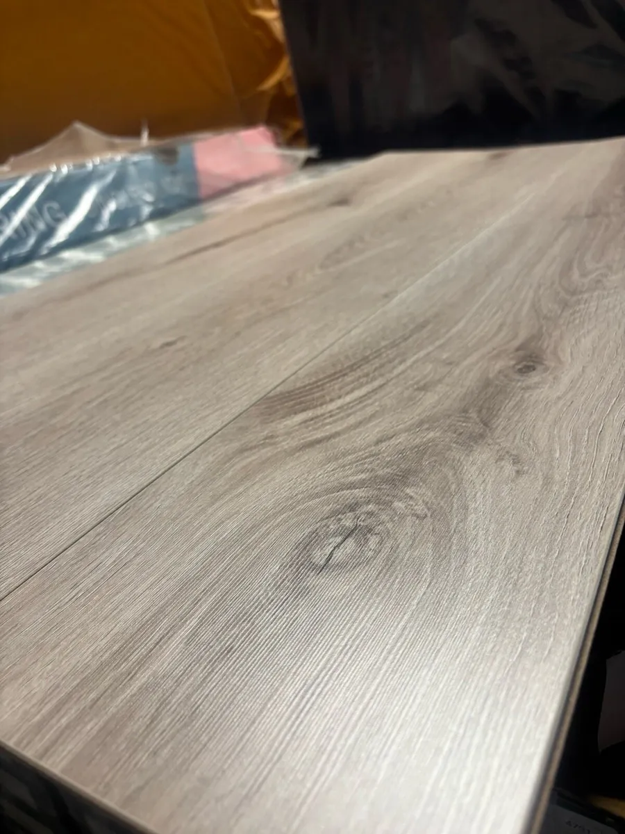 Laminated Flooring 8mm Irish Grey - Image 1