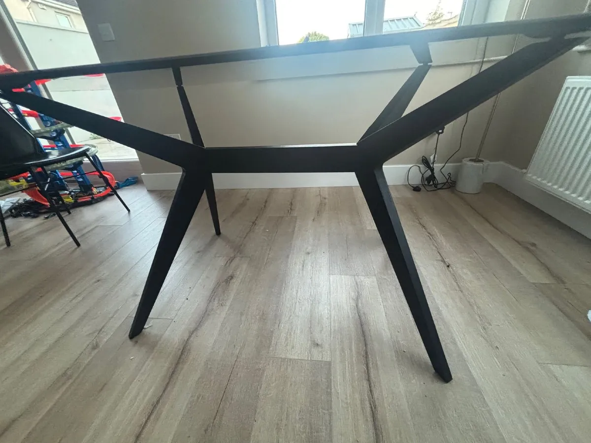 Calligaris Kent Dinning Table - Image 3