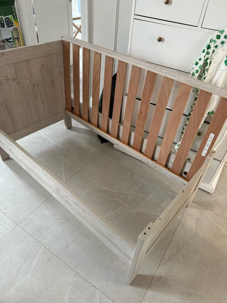 Adjustable Cot Bed - Image 4