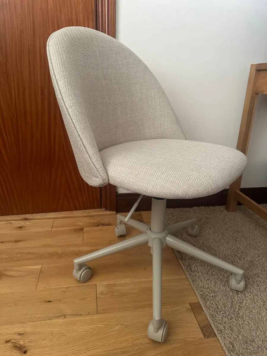 Office chair - Image 1