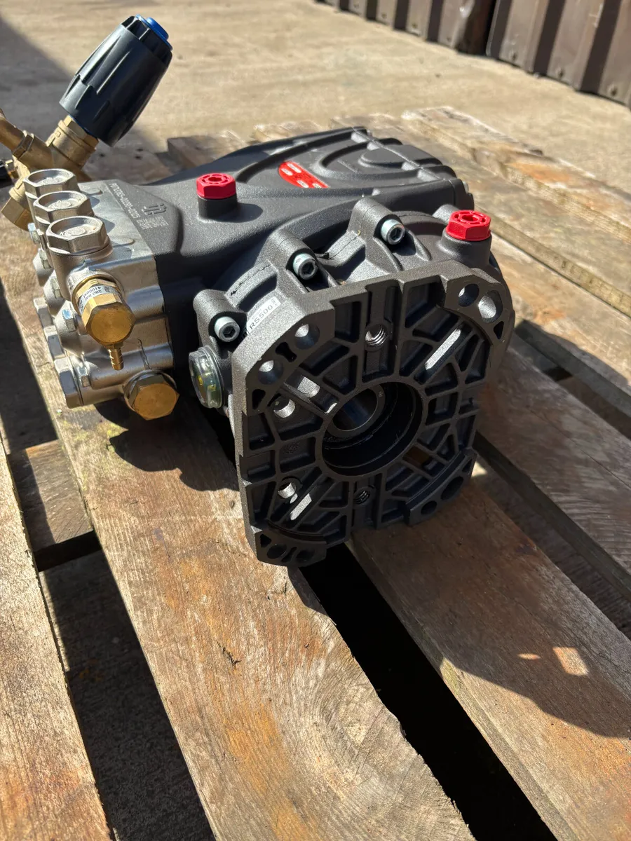 Interpump WS201 Pressure Washer Pump RS500 Gearbox - Image 4