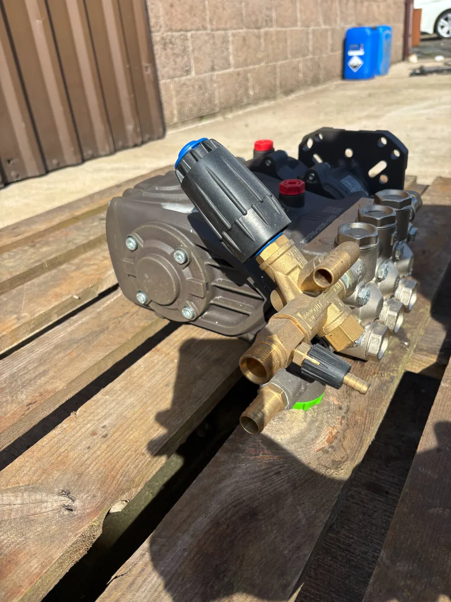 Interpump WS201 Pressure Washer Pump RS500 Gearbox - Image 2