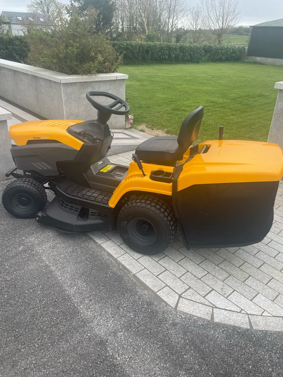 Stiga Estate 2398 HW Lawnmower - Image 3