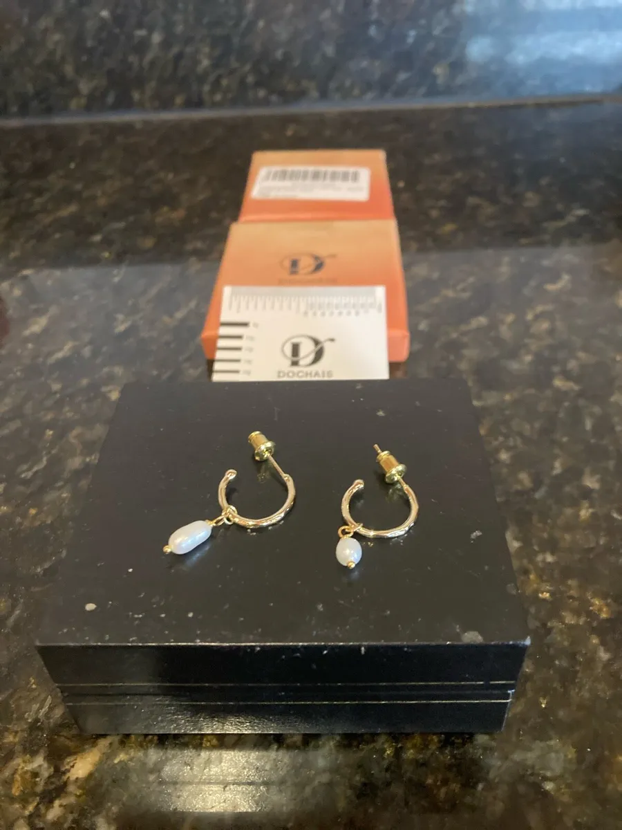 Sterling Silver earrings brand new never worn - Image 1