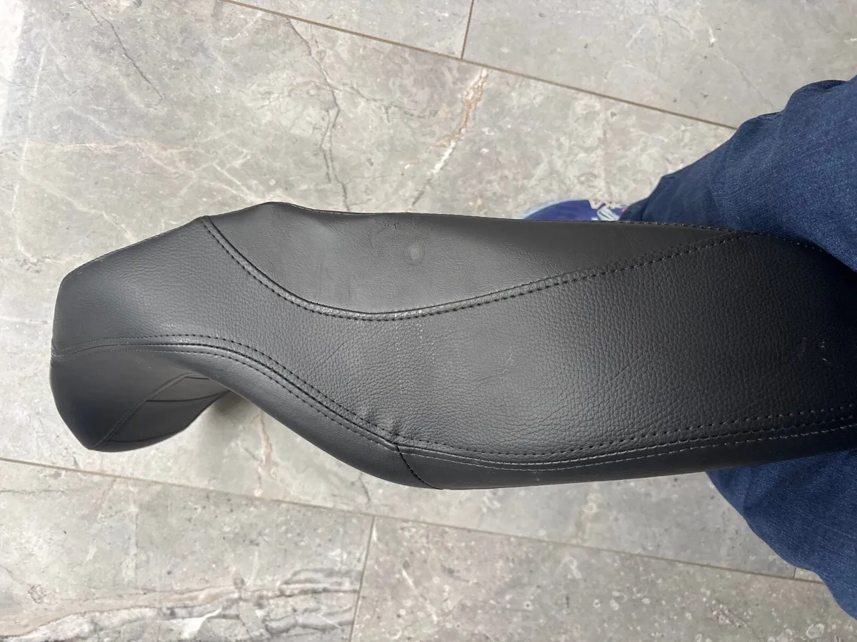 Sundowner Harley Davidson seat - Image 4