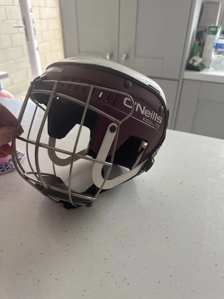 O Neills hurling helmet - Image 1