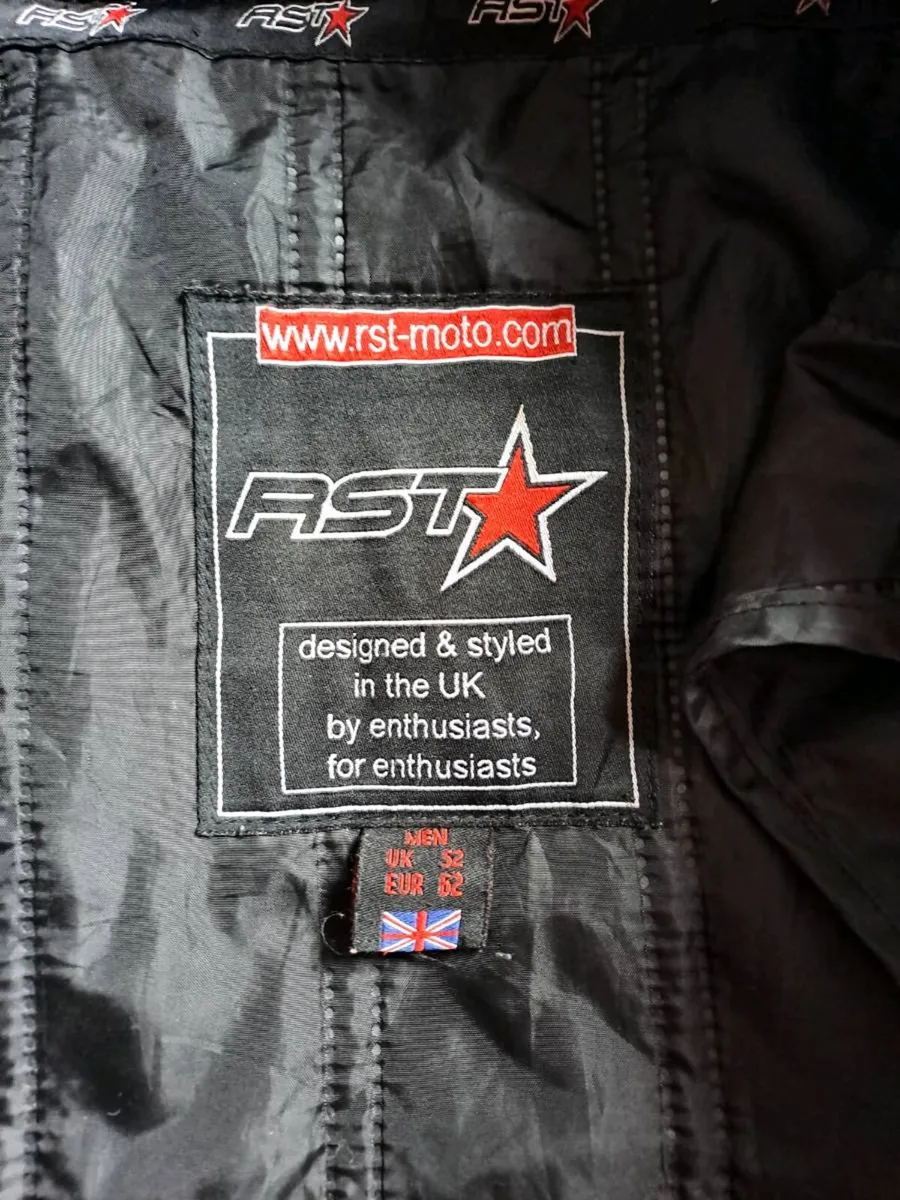 Motorcycle gear - Image 4