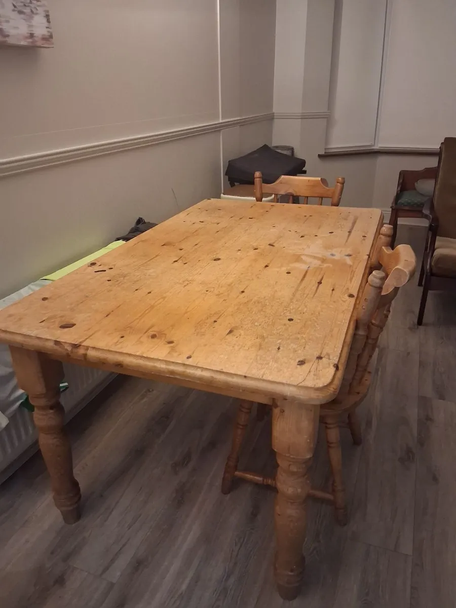 Kitchen Table and 4 Chairs - Image 1