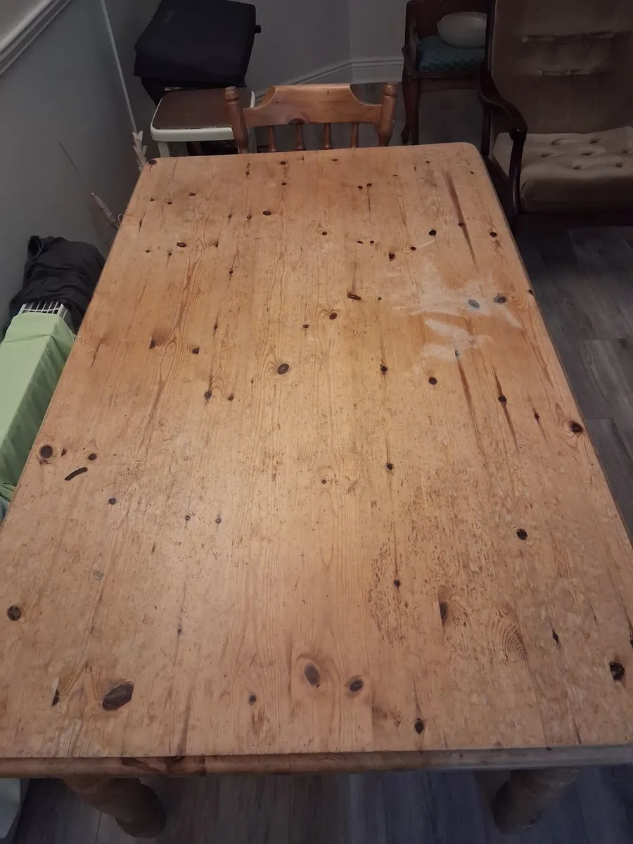 Kitchen Table and 4 Chairs - Image 3