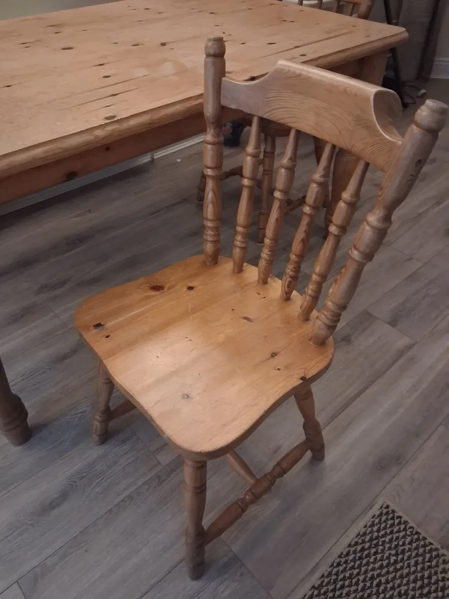Kitchen Table and 4 Chairs - Image 4